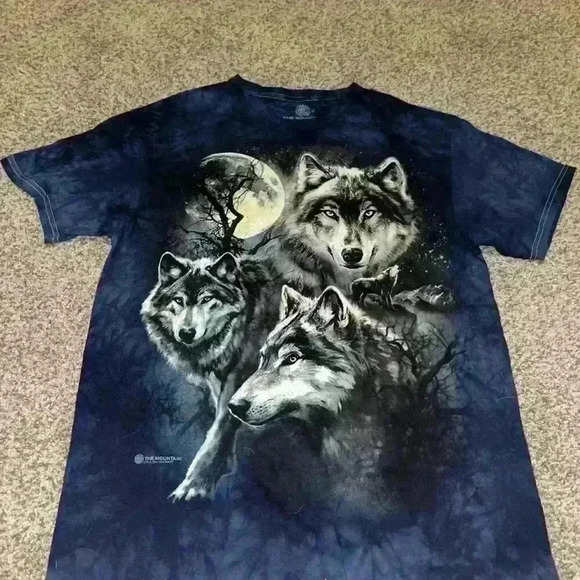 Wolf Graphic Tee - Picture 1 of 3